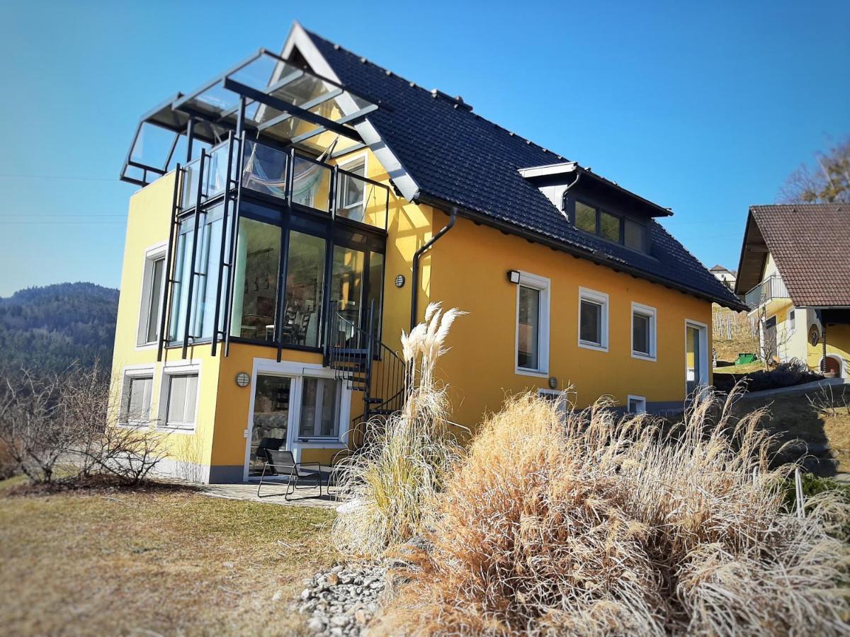 Ferienwohnung Auszeit am Weinhof Loschental Exterior foto